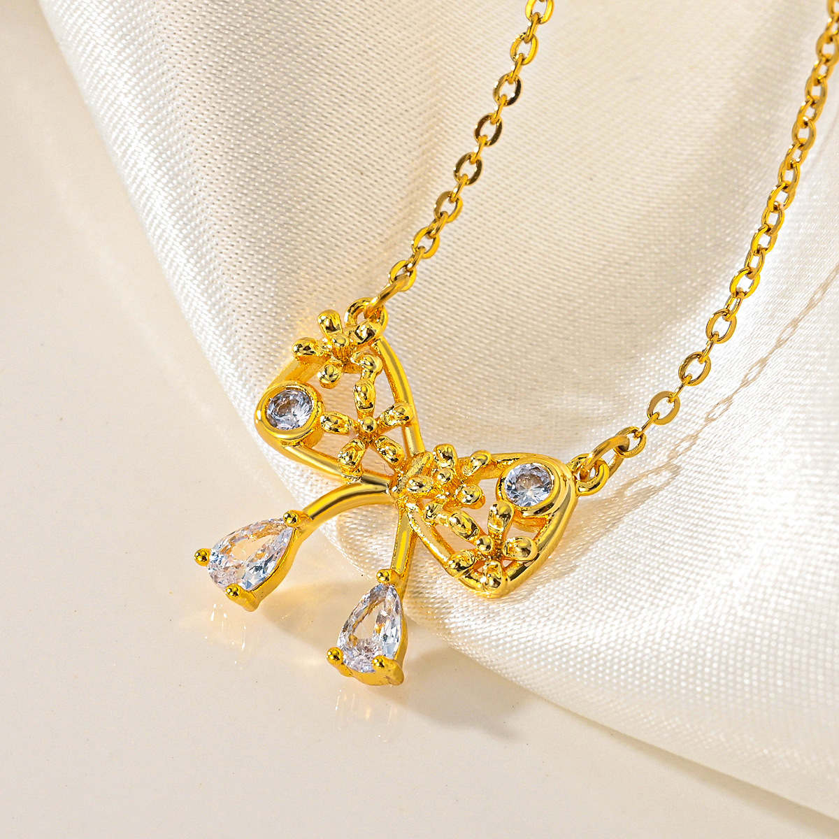 Jolie collier Bow Gang pour jeunes étudiantes – Image 4