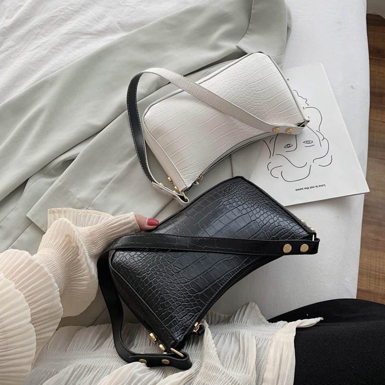 Sac à main rétro décontracté avec rivets tendance – Image 3