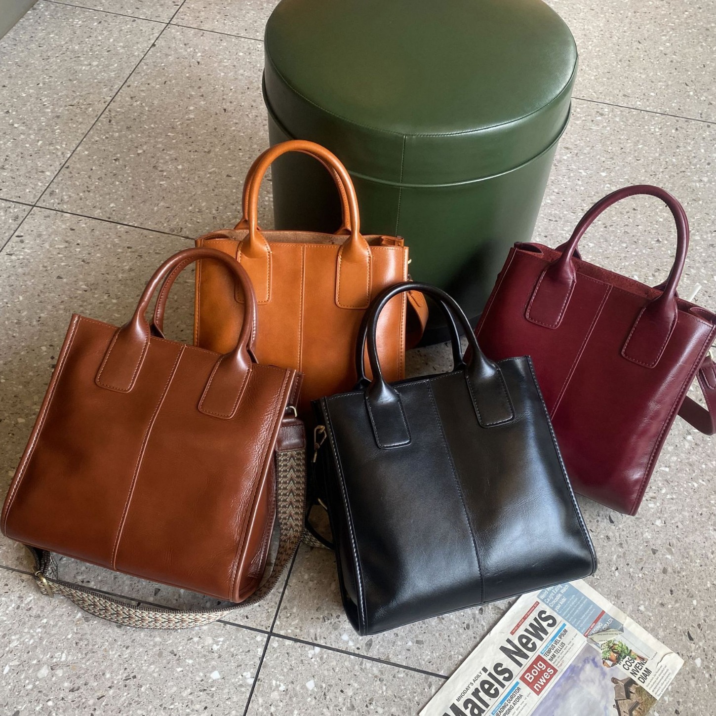 Sac à bandoulière pour femme en cuir tanné végétal, bandoulière simple, large sangle, ruban, vertical, carré – Image 6